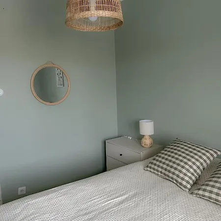 Apartman Bright Near To The Center *